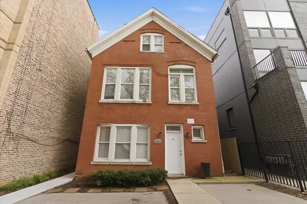 $2,500 | 2607 West Haddon Avenue, Unit 1R, Chicago, IL 60622