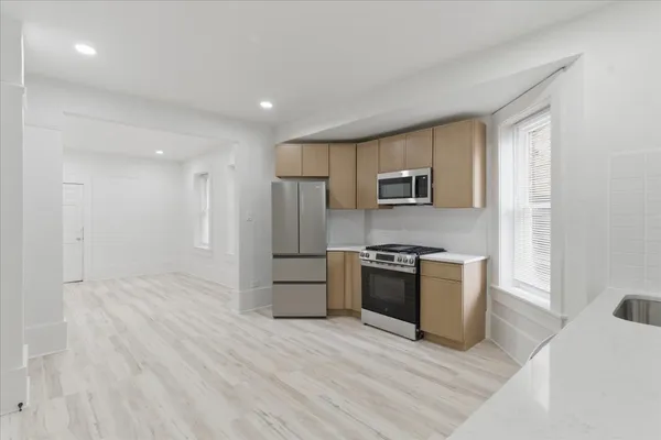 $2,500 | 2607 West Haddon Avenue, Unit 1R, Chicago, IL 60622
