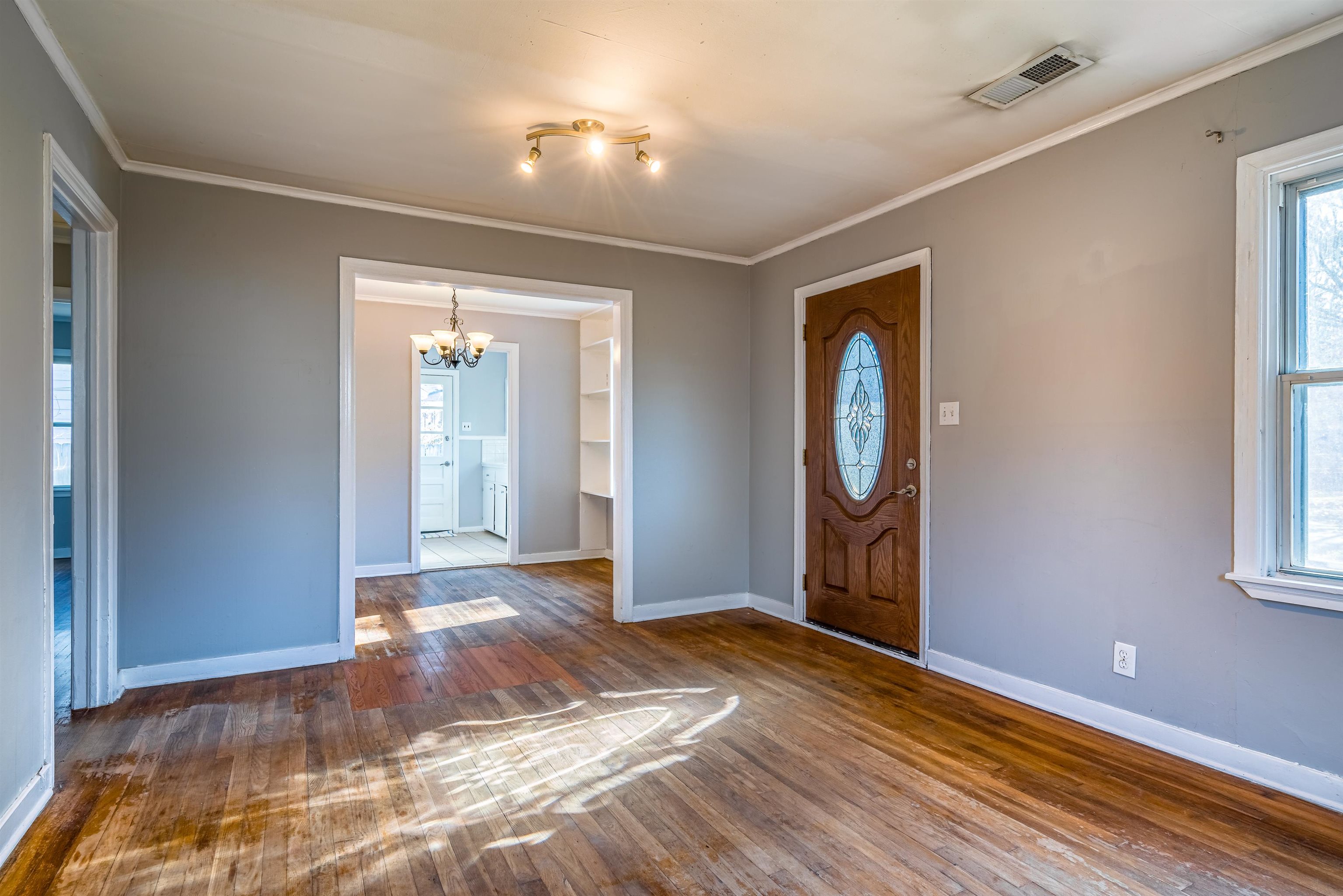 4430 Boyce Road Memphis, TN 38117 - Photo 8 of 25 a view of a room with wooden floor and window