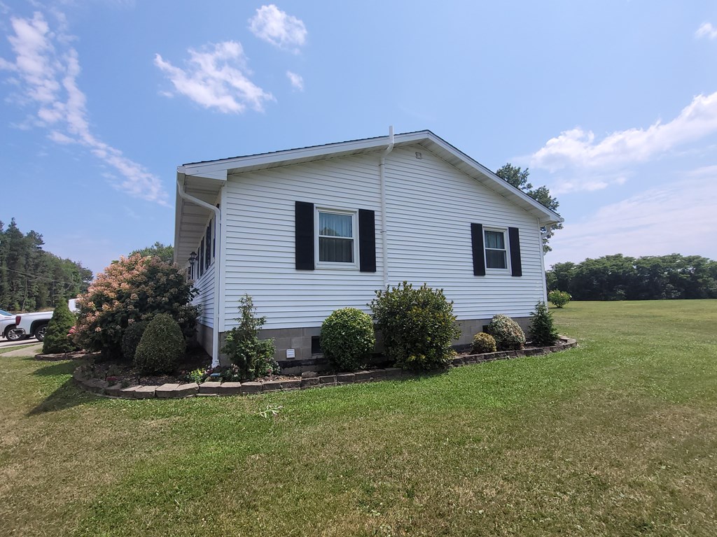 431 East State Road Seneca, PA 16346 - Photo 4 of 27 Gallery Image 4