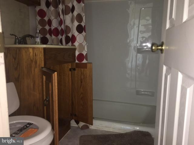 8102 Murray Point Road Baltimore, MD 21222 - Photo 2 of 14 Bathroom first floor