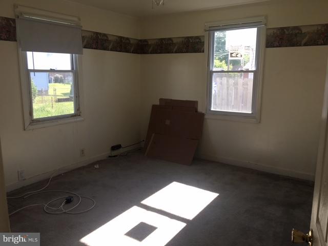 8102 Murray Point Road Baltimore, MD 21222 - Photo 3 of 14 Living room on the first floor