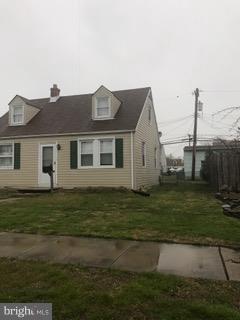 8102 Murray Point Road Baltimore, MD 21222 - Photo 8 of 14 Side view of the home