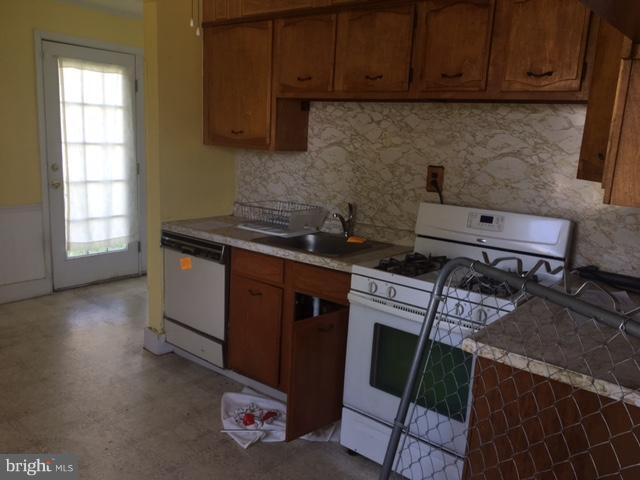8102 Murray Point Road Baltimore, MD 21222 - Photo 9 of 14 kitchen first view