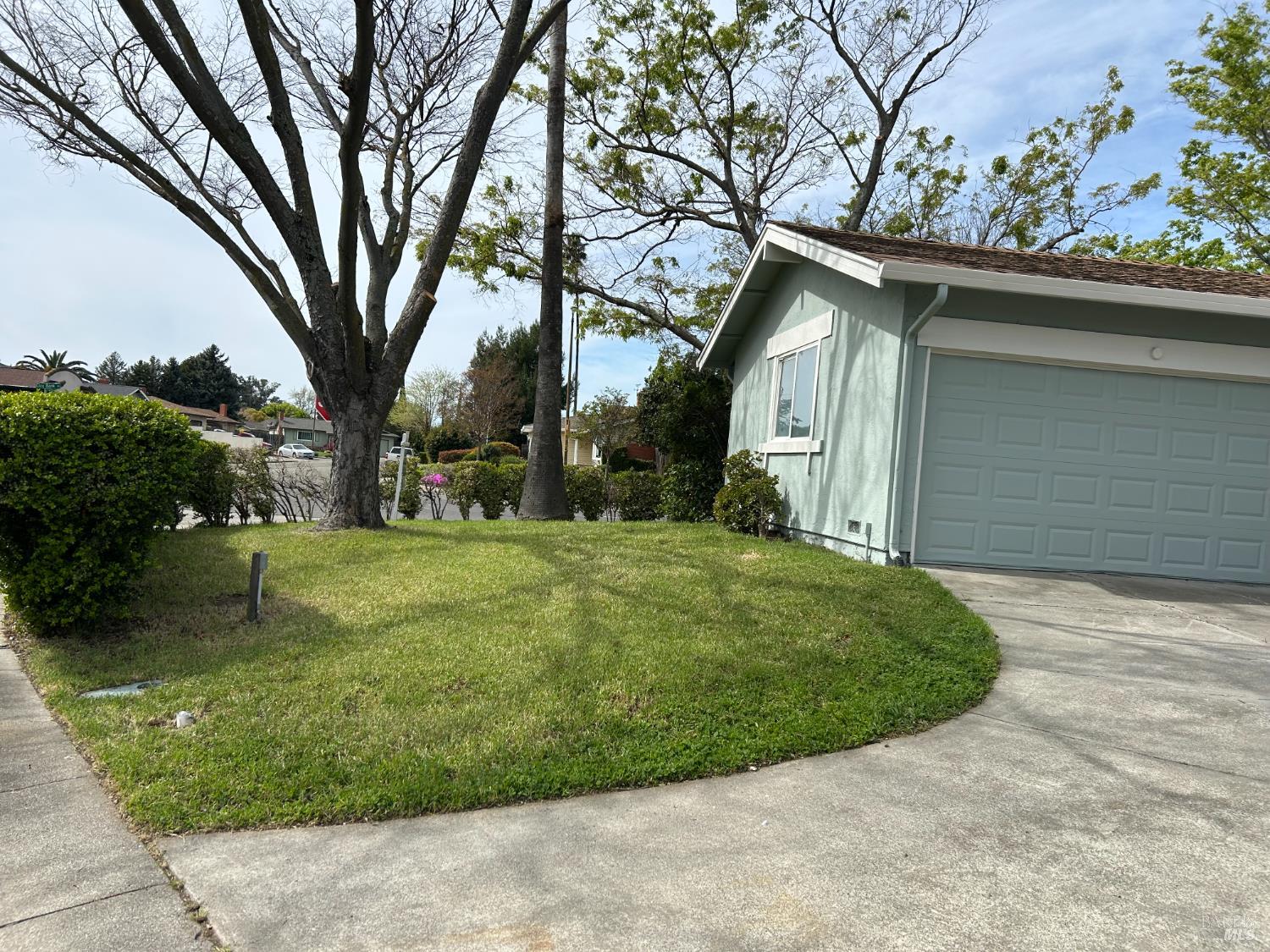 1312 Sutter Court Fairfield, CA 94533 - Photo 3 of 45 a view of a house with a yard