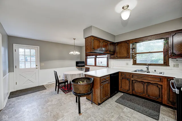 $320,000 | 645 Masten Street, Plainfield, IN 46168