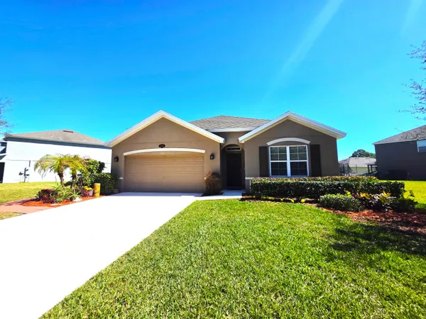 $2,500 | 1440 Lexington Square Southwest, Vero Beach, FL 32962