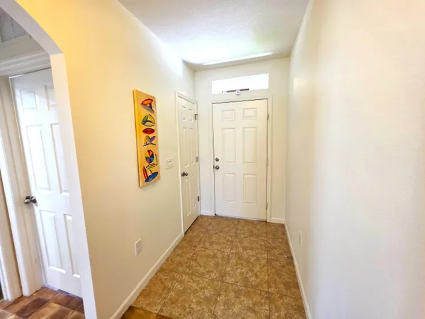 $2,500 | 1440 Lexington Square Southwest, Vero Beach, FL 32962