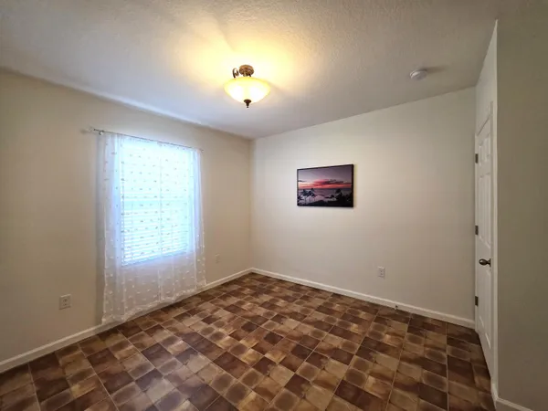 $2,500 | 1440 Lexington Square Southwest, Vero Beach, FL 32962