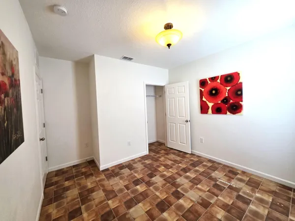 $2,500 | 1440 Lexington Square Southwest, Vero Beach, FL 32962