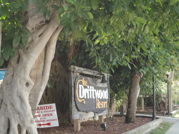 $2,500 | 1440 Lexington Square Southwest, Vero Beach, FL 32962