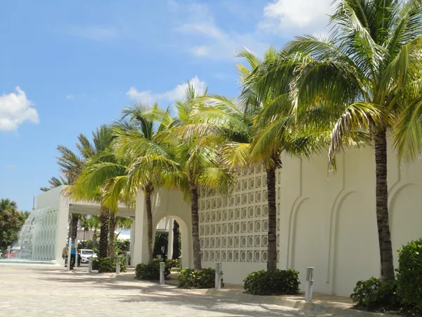 $2,500 | 1440 Lexington Square Southwest, Vero Beach, FL 32962