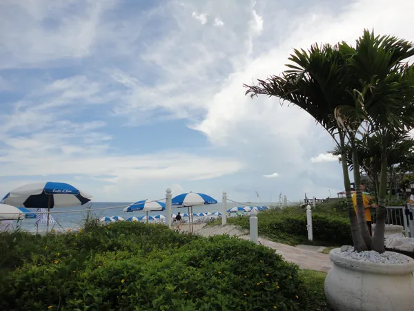 $2,500 | 1440 Lexington Square Southwest, Vero Beach, FL 32962