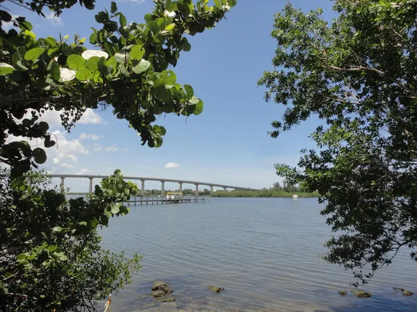 $2,500 | 1440 Lexington Square Southwest, Vero Beach, FL 32962