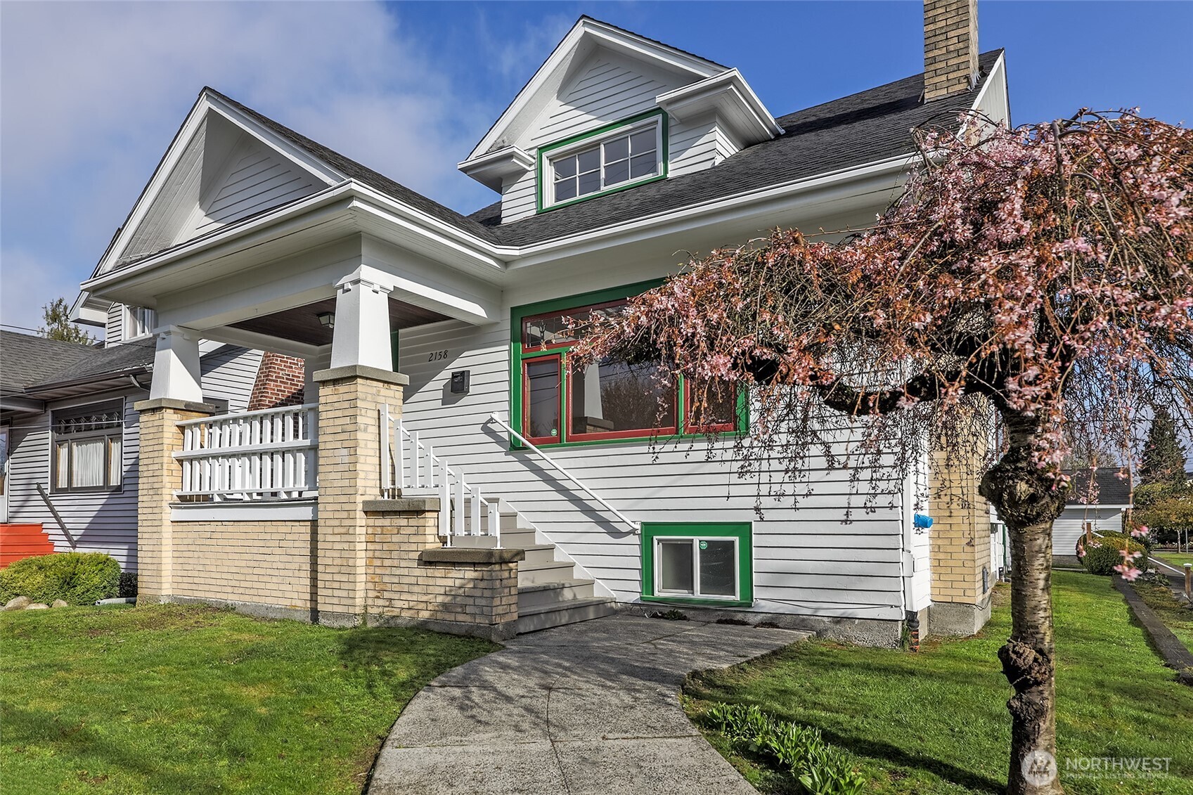 2158 North 50th Street Seattle, WA 98103 - Photo 2 of 40