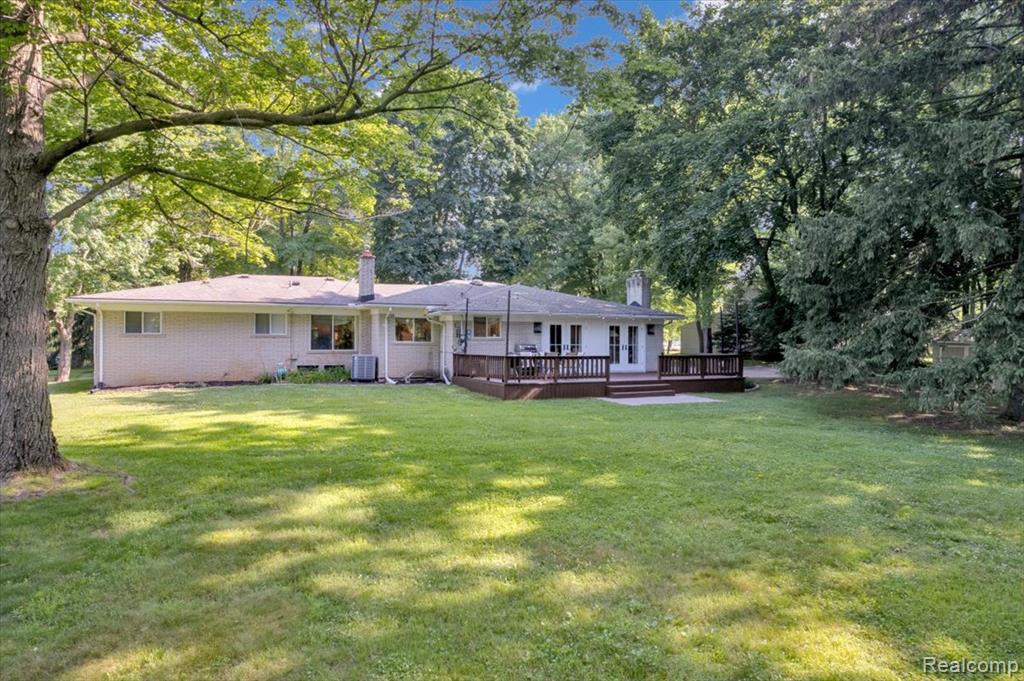 6875 Hubbard Road Clarkston, MI 48348 - Photo 8 of 43