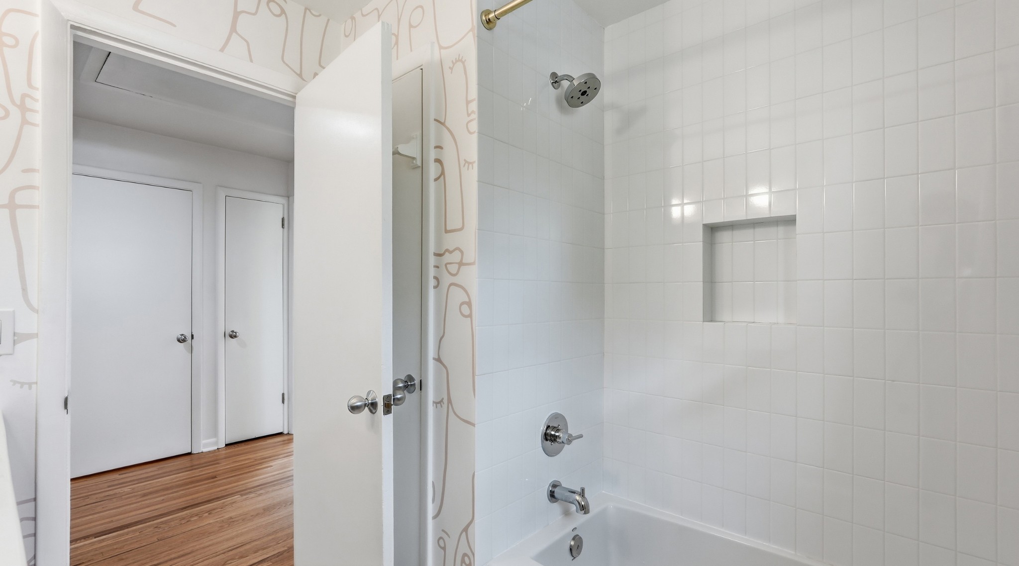 2101 Porter Road Nashville, TN 37216 - Photo 26 of 48 a bathroom with a bathtub