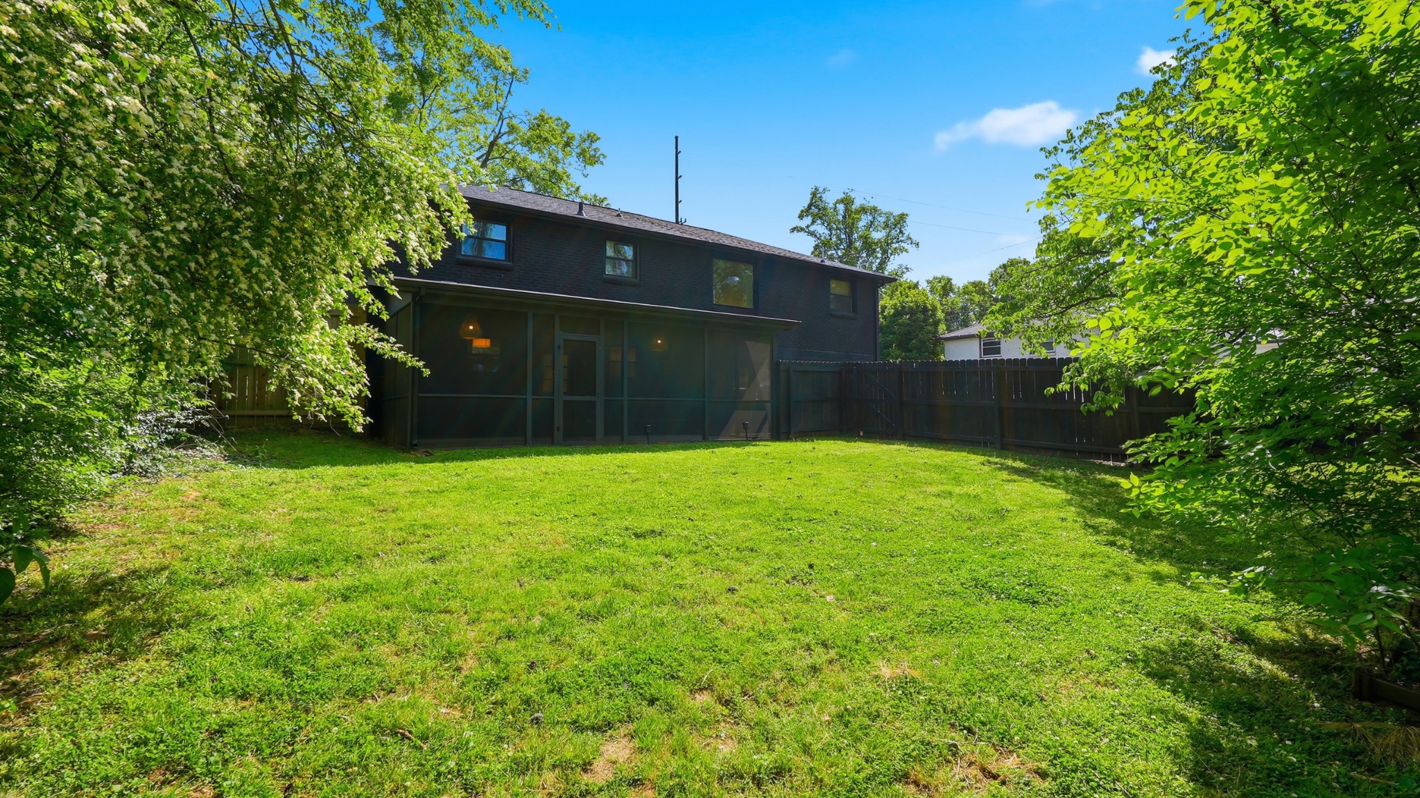 2101 Porter Road Nashville, TN 37216 - Photo 41 of 48 a backyard of a house