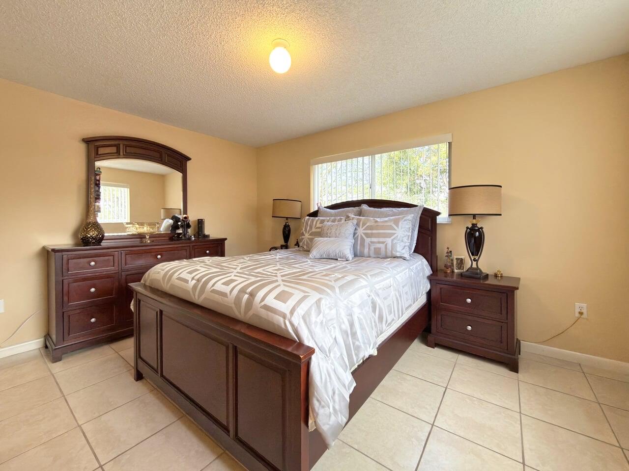 14911 Southwest 80th Street Miami, FL 33193 - Photo 9 of 15 IMG_0906