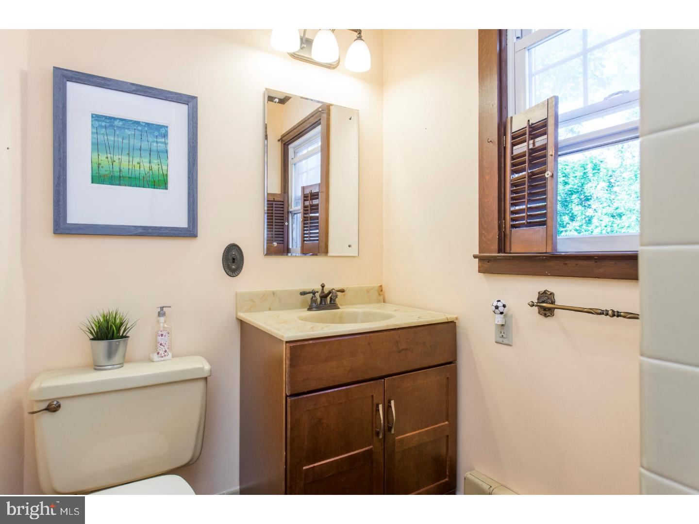 408 Strathmore Road Havertown, PA 19083 - Photo 15 of 25 Bathroom
