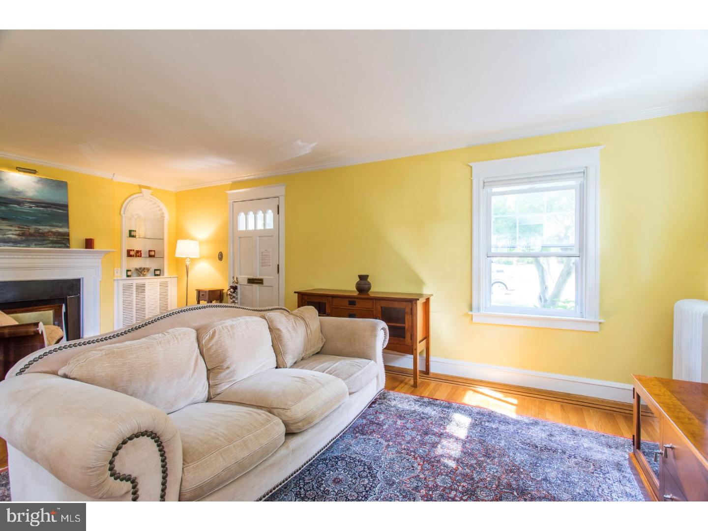 408 Strathmore Road Havertown, PA 19083 - Photo 5 of 25 Living Room