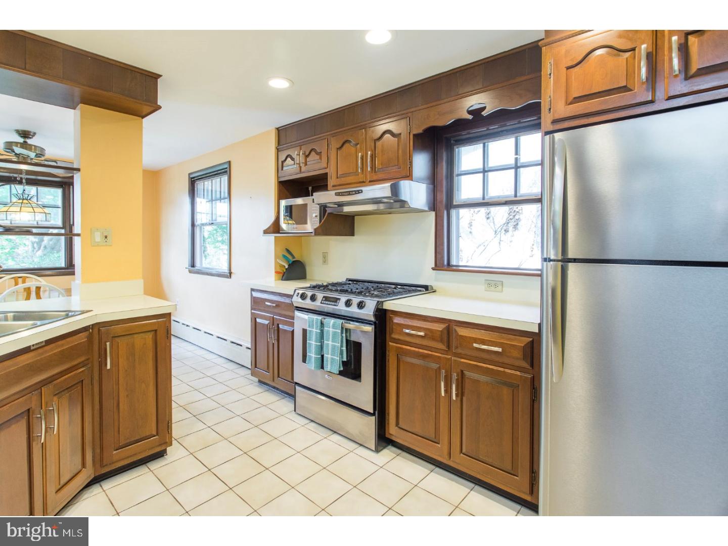408 Strathmore Road Havertown, PA 19083 - Photo 9 of 25 Kitchen