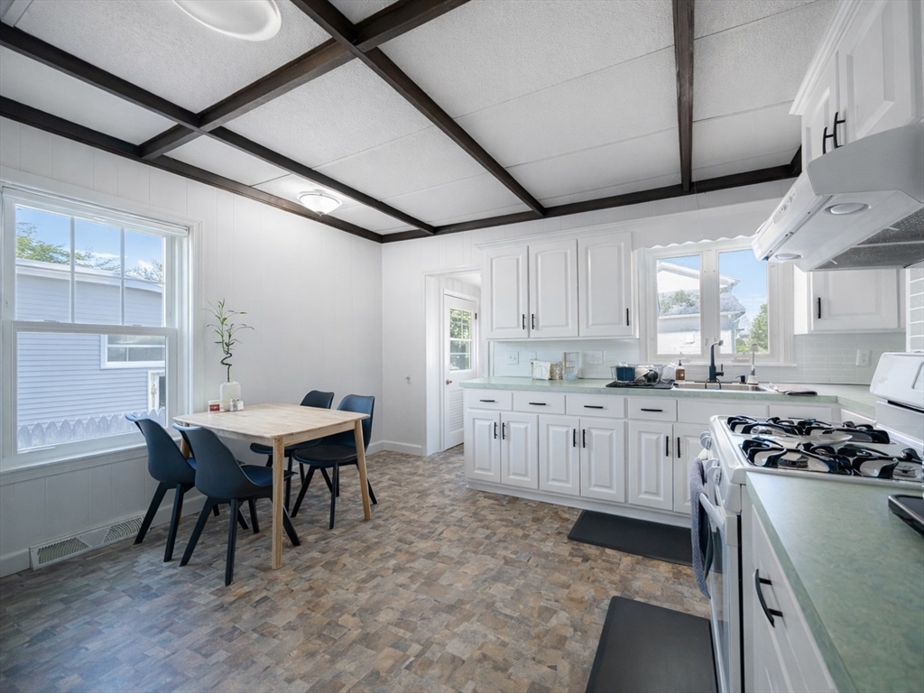 10 Guild Road Saugus, MA 01906 - Photo 10 of 32