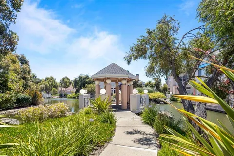 $1,648,000 | 803 Lakeshore Dr., Redwood City, CA 94065