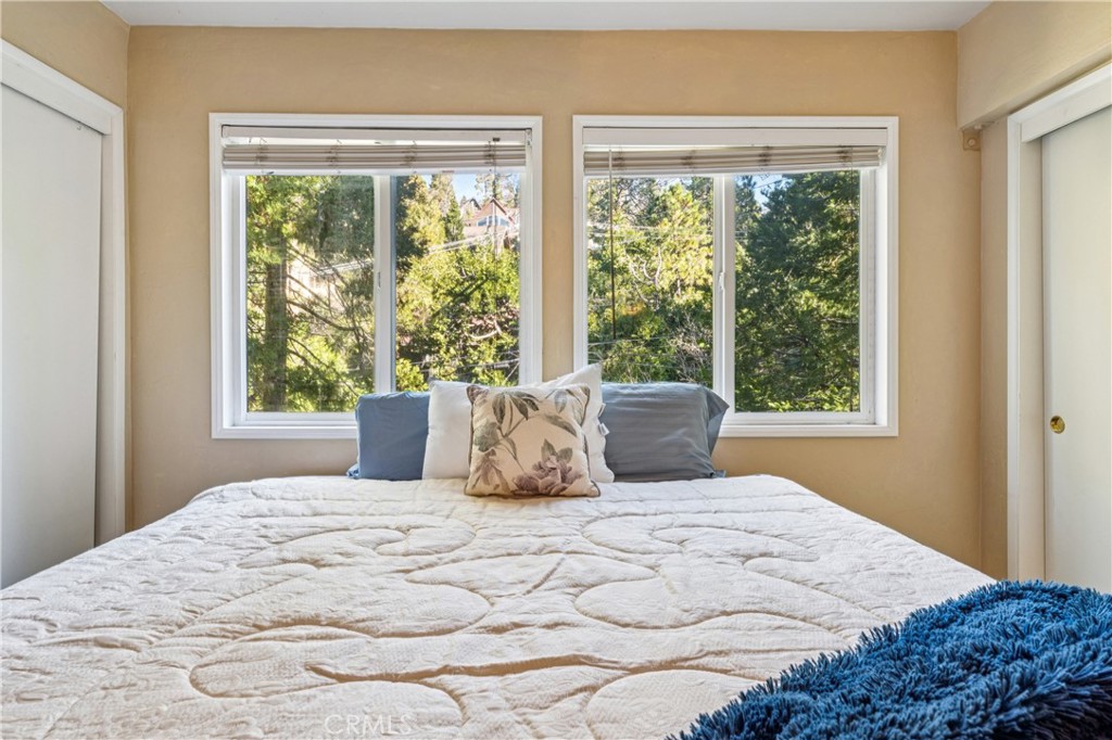 296 Massive Road Lake Arrowhead, CA 92352 - Photo 19 of 45