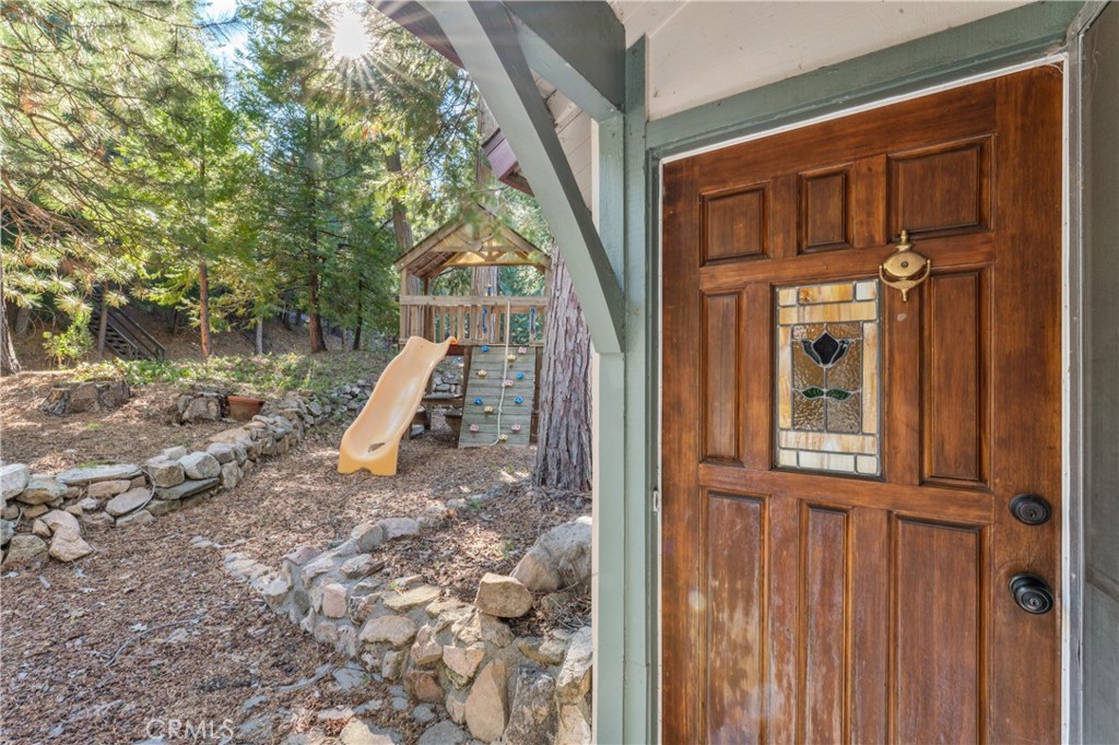 296 Massive Road Lake Arrowhead, CA 92352 - Photo 26 of 45