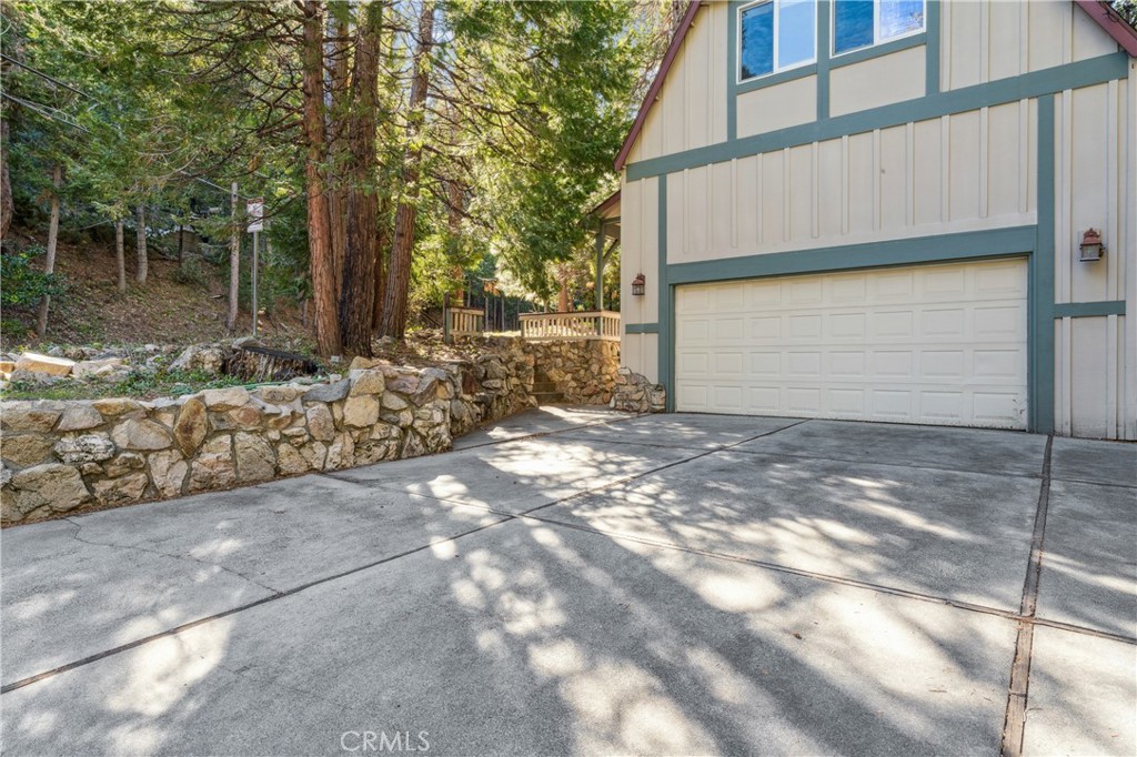 296 Massive Road Lake Arrowhead, CA 92352 - Photo 30 of 45