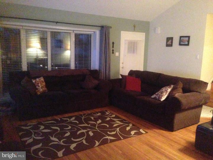 1622 Mt Pleasant Road Havertown, PA 19083 - Photo 3 of 25 Living Room