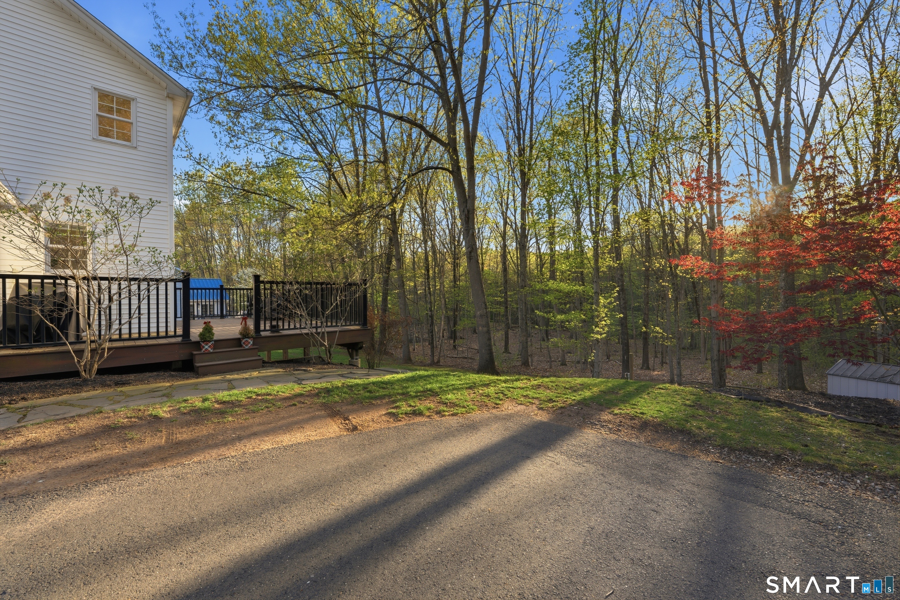 47 Dunbar Lane Hamden, CT 06514 - Photo 26 of 31