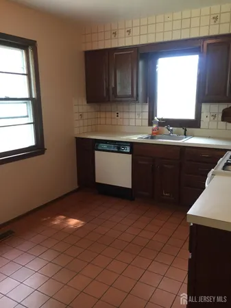 $2,600 | 17-19 Jill Court, Unit 19, Edison, NJ 08817