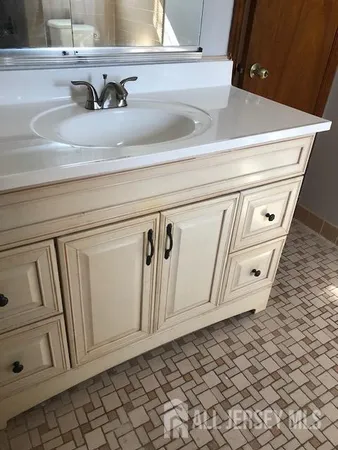 $2,600 | 17-19 Jill Court, Unit 19, Edison, NJ 08817