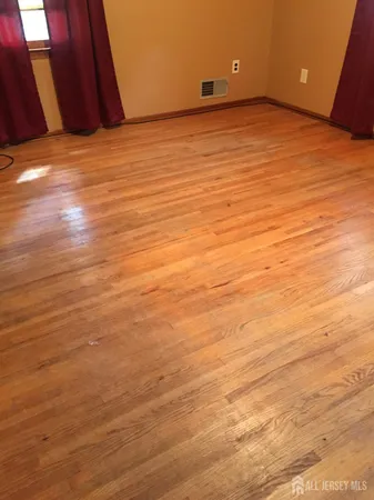 $2,600 | 17-19 Jill Court, Unit 19, Edison, NJ 08817