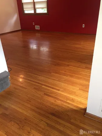 $2,600 | 17-19 Jill Court, Unit 19, Edison, NJ 08817