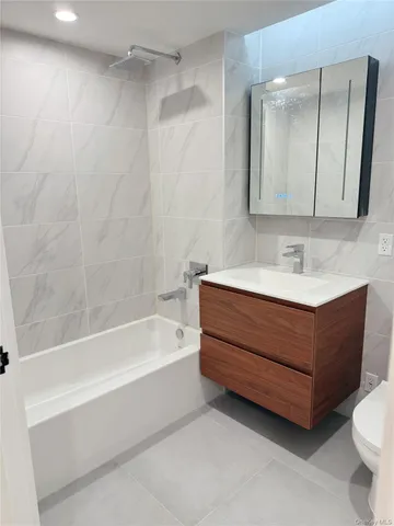 $3,000 | 144-49 Northern Boulevard, Unit 221 | Murray Hill - Flushing