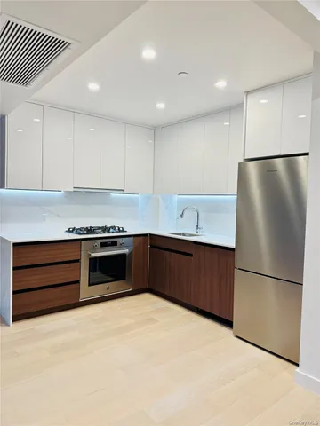 $3,000 | 144-49 Northern Boulevard, Unit 221 | Murray Hill - Flushing