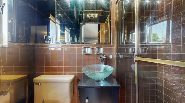 $1,680,000 | 52-04 Redfield Street | Douglaston