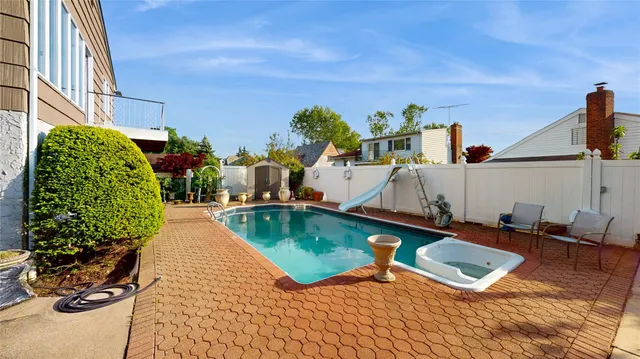 $1,680,000 | 52-04 Redfield Street | Douglaston