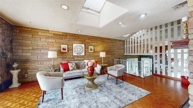 $1,680,000 | 52-04 Redfield Street | Douglaston