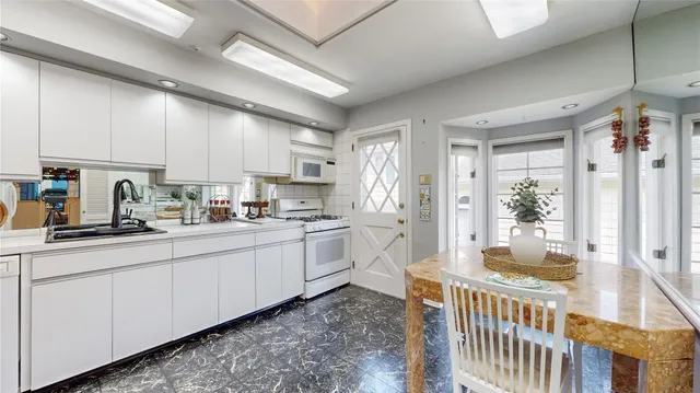 $1,680,000 | 52-04 Redfield Street | Douglaston