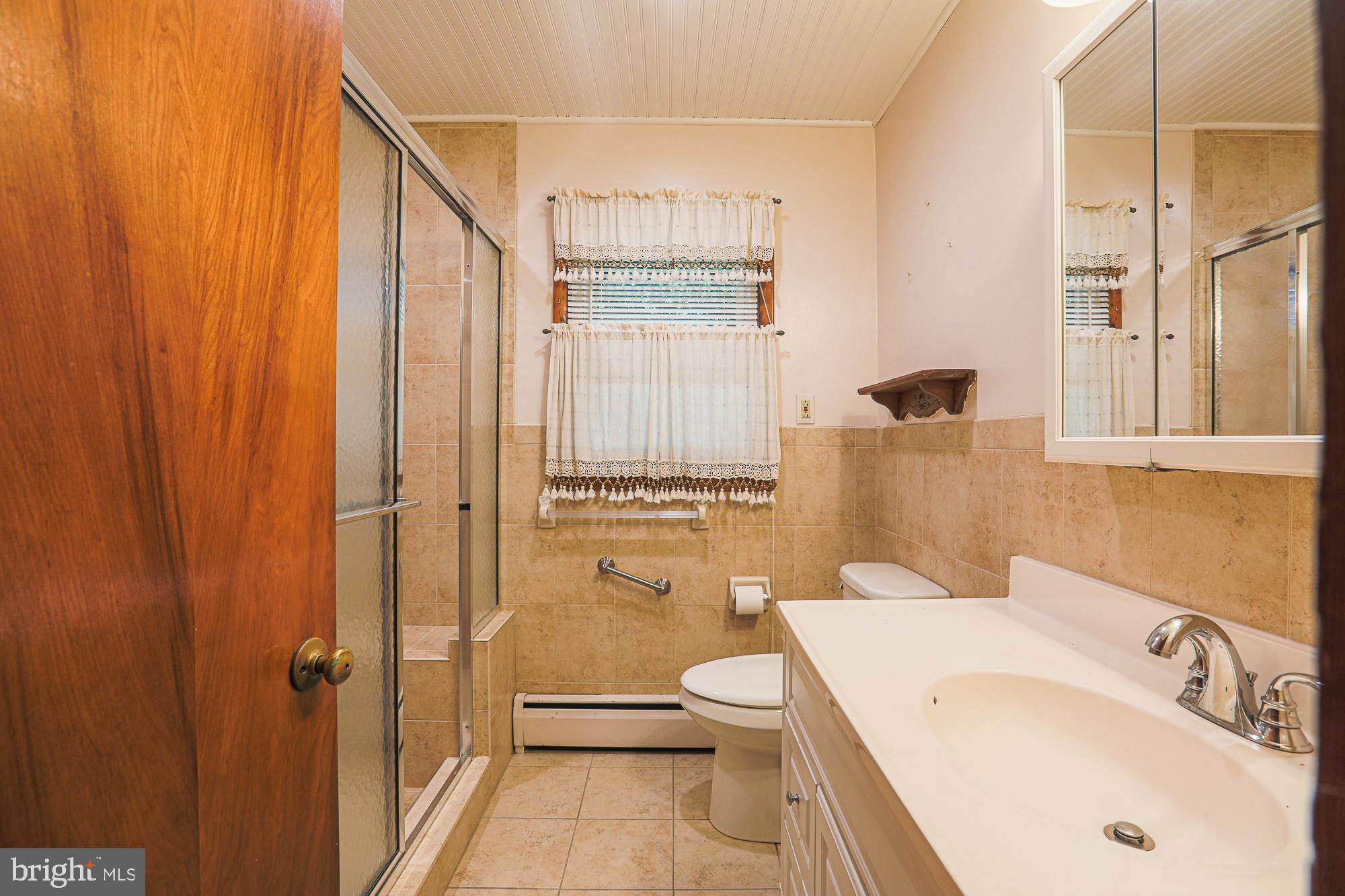 872 Maple Road Gambrills, MD 21054 - Photo 17 of 45 HALL BATH