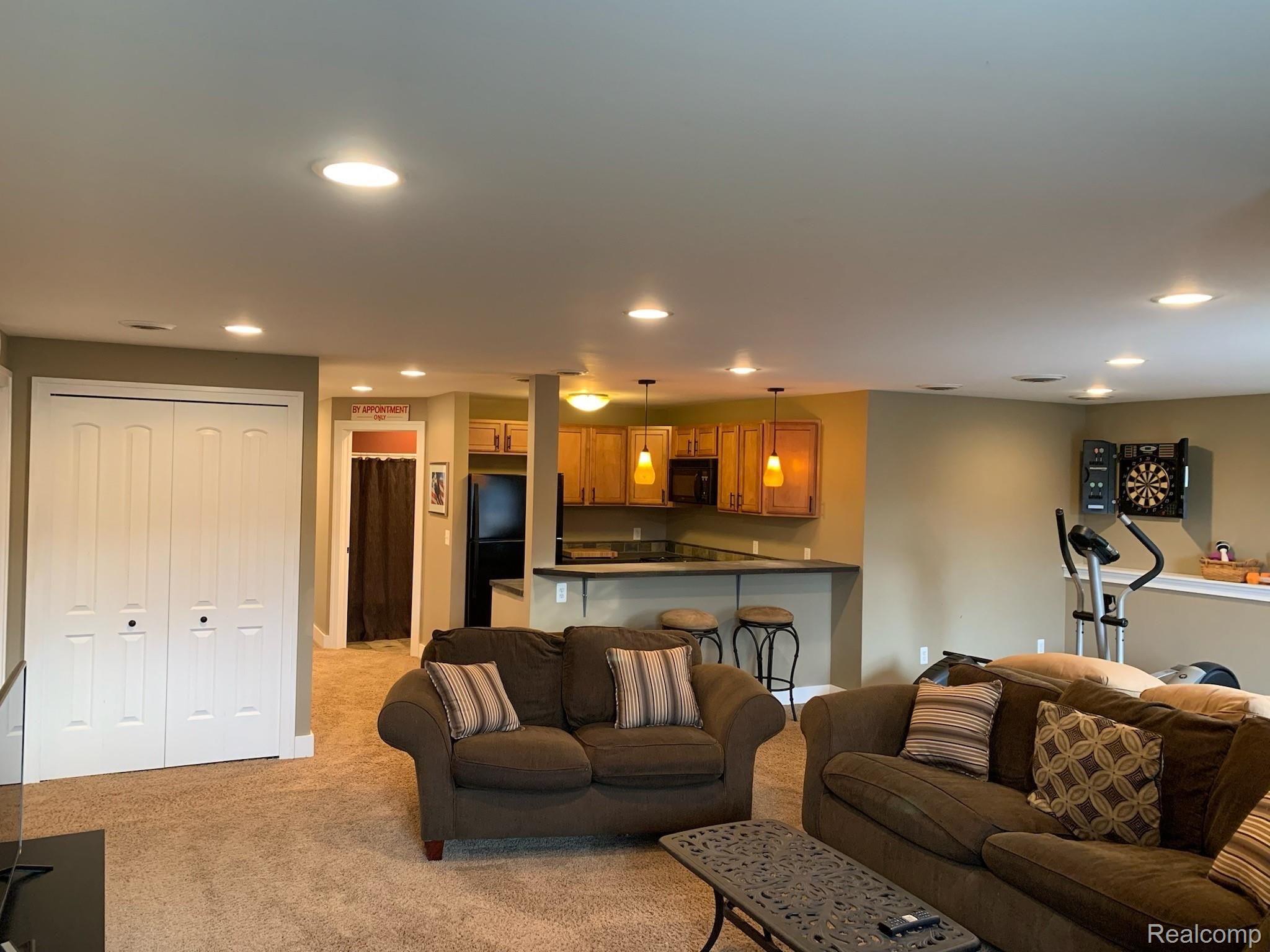 12386 Hibner Road Hartland, MI 48353 - Photo 23 of 29 IMG_9799.JPG