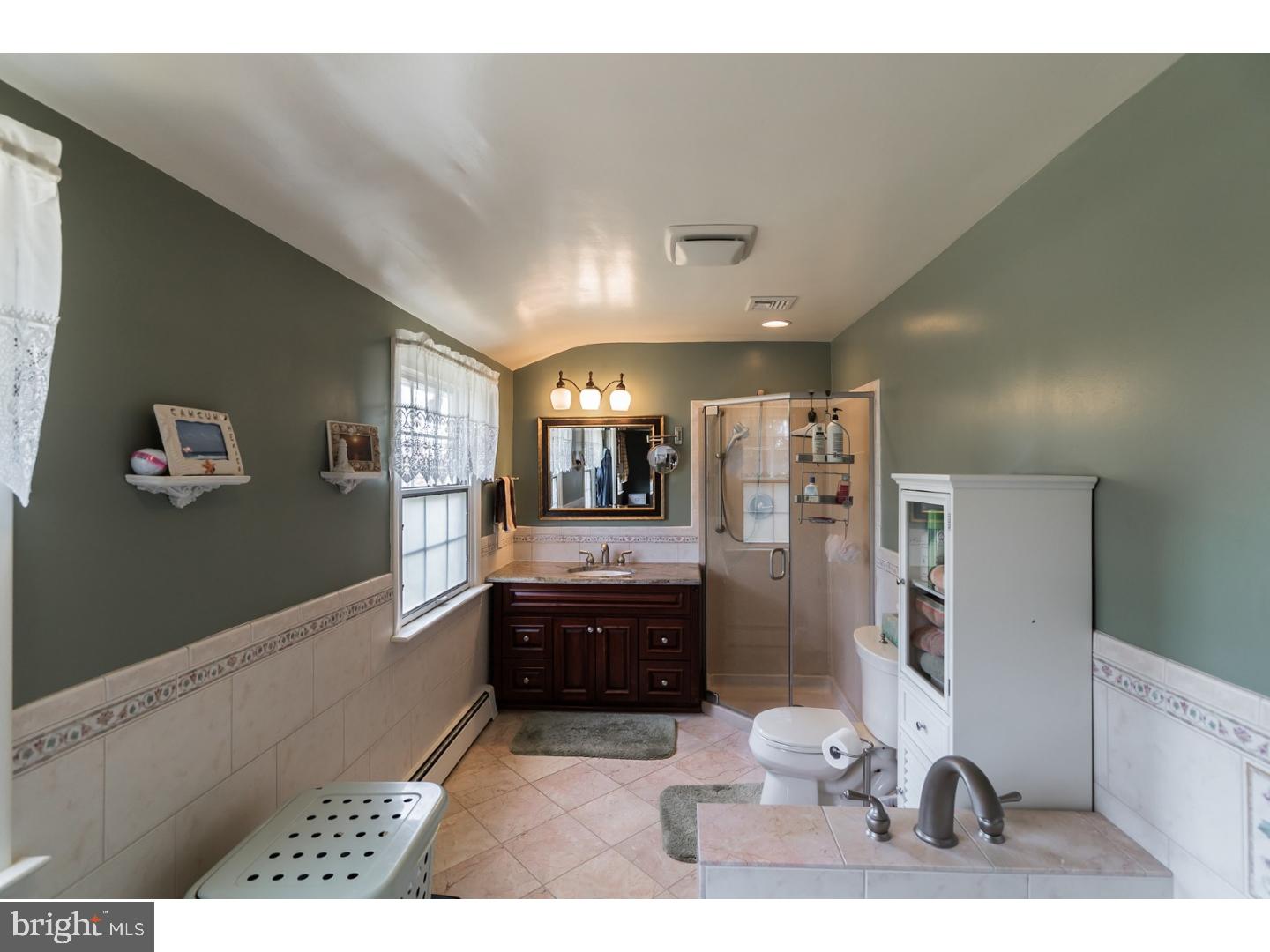 2016 Valley Road Jenkintown, PA 19046 - Photo 16 of 25 Bathroom