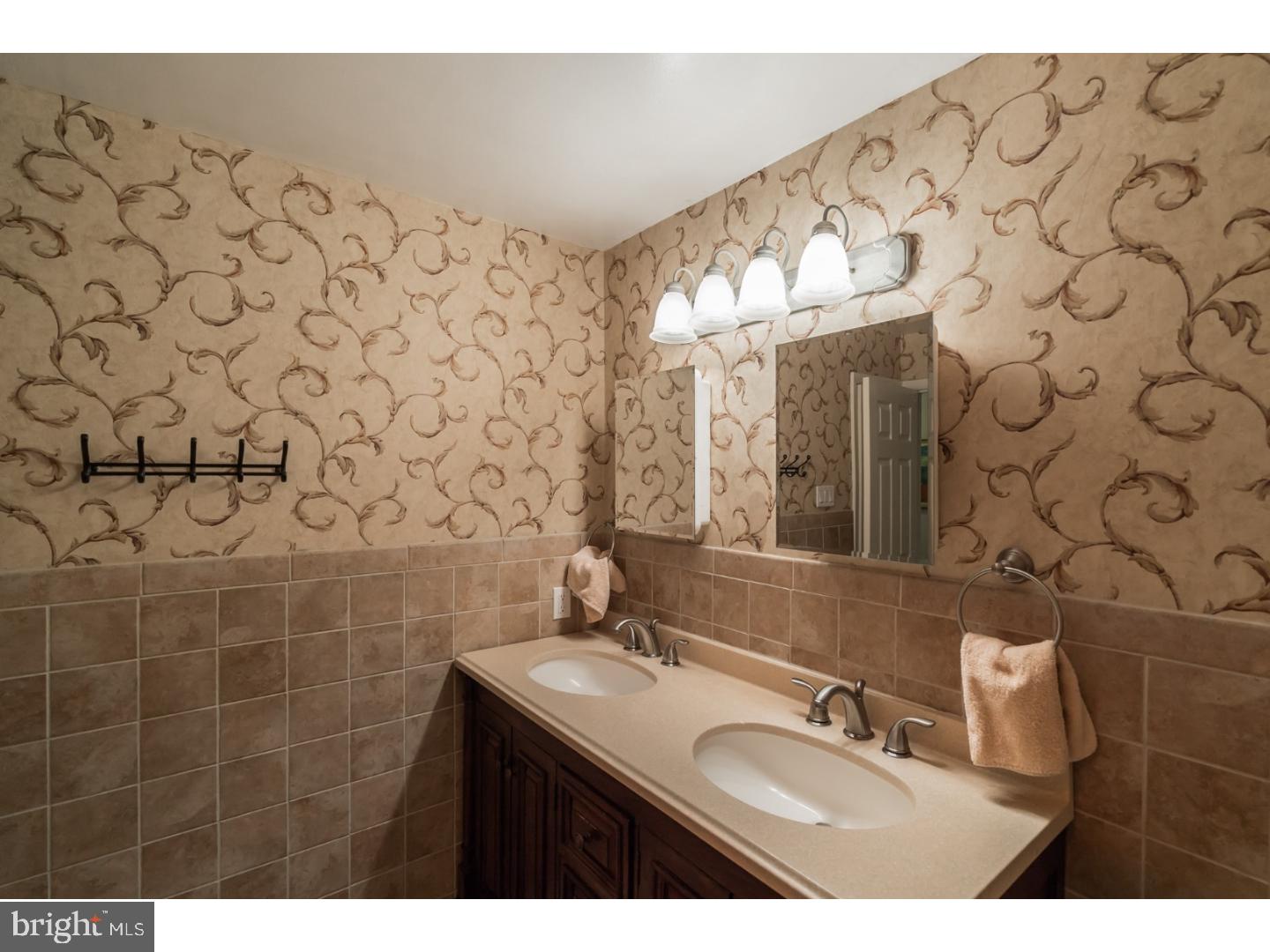 2016 Valley Road Jenkintown, PA 19046 - Photo 19 of 25 Bathroom