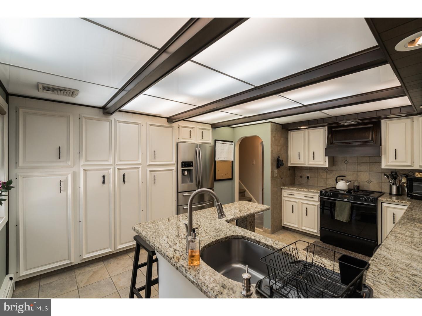 2016 Valley Road Jenkintown, PA 19046 - Photo 4 of 25