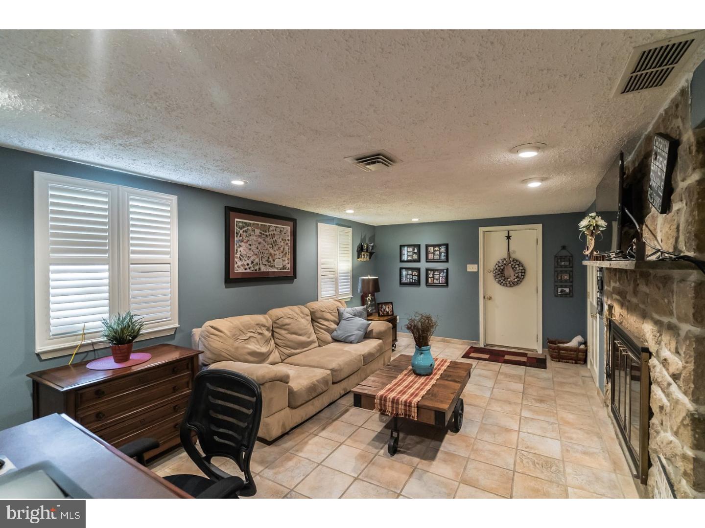 2016 Valley Road Jenkintown, PA 19046 - Photo 7 of 25