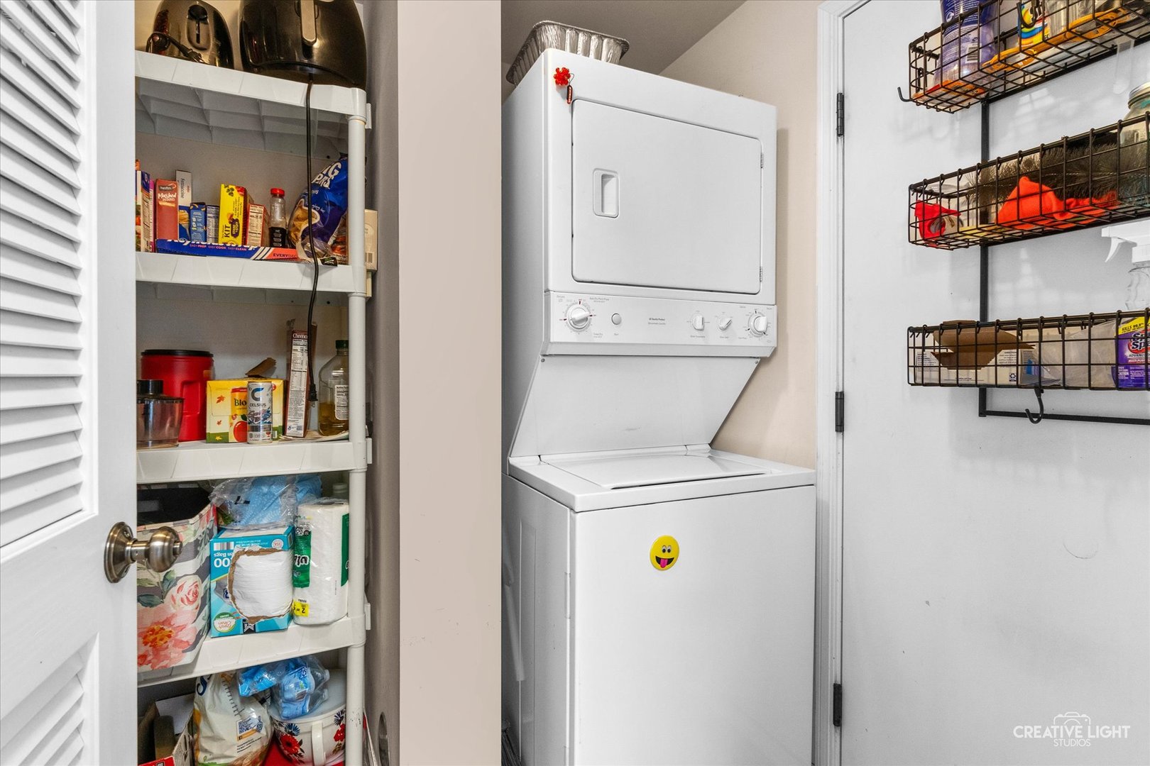 2913 Alyssa Street Plano, IL 60545 - Photo 5 of 19 a utility room with dryer and washer